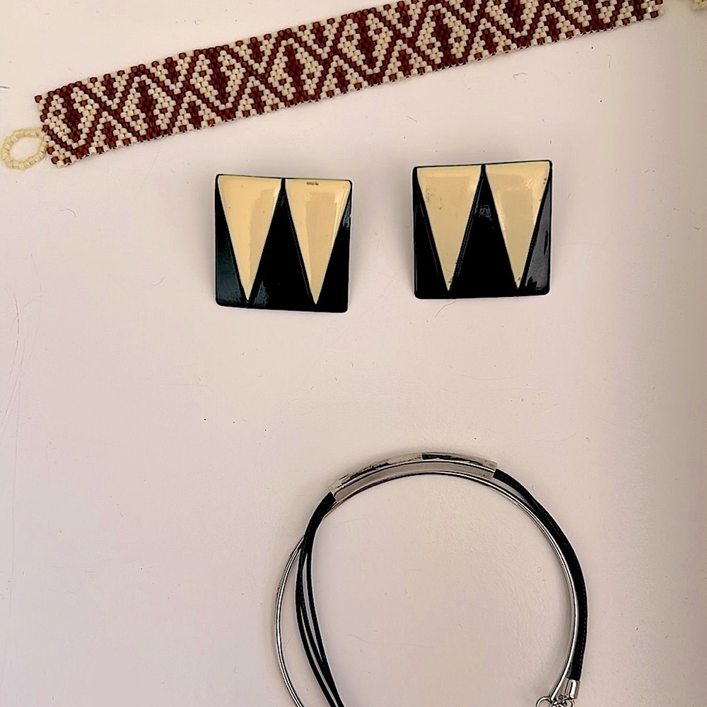 Vintage Square Shape Triangle Pattern Earrings Quarter Size Pierced Bohemian